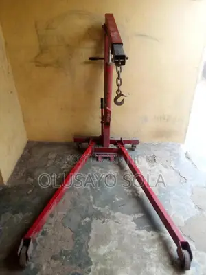 Engine Crane