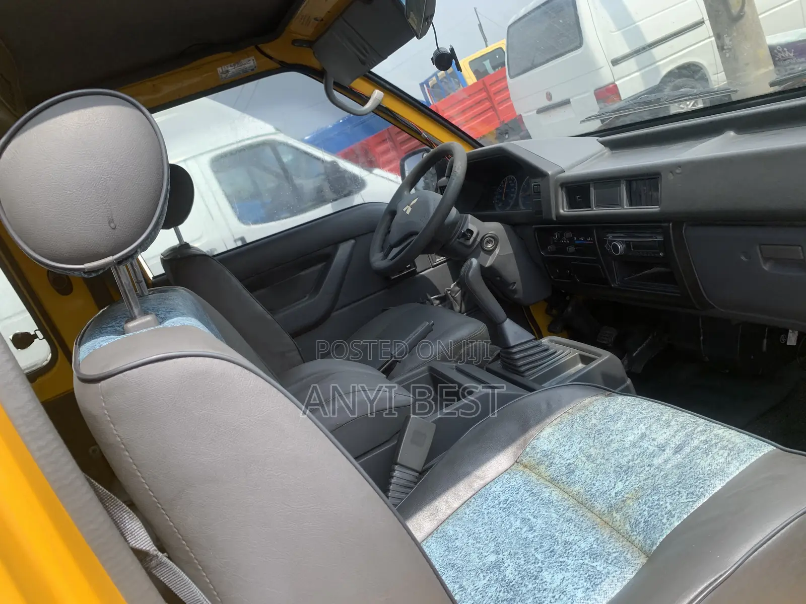 Mitsubishi Delica 2014 Yellow