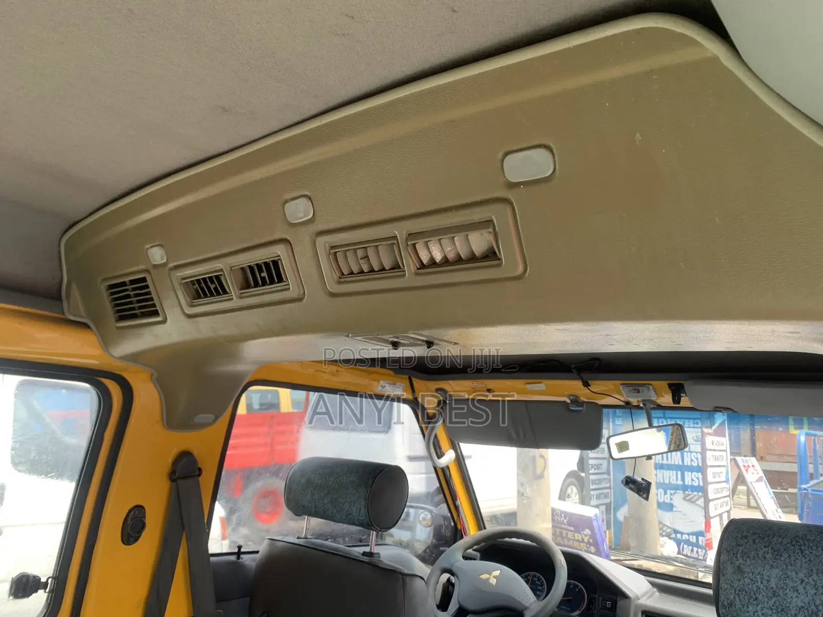 Mitsubishi Delica 2014 Yellow