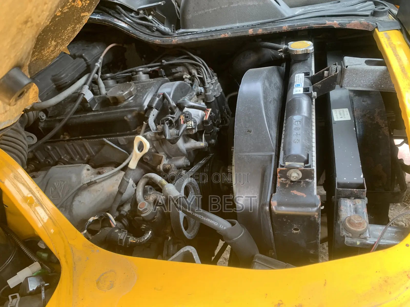 Mitsubishi Delica 2014 Yellow