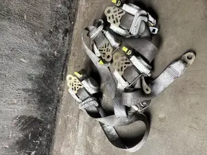 All Kinds of Toyota Seatbelts Available