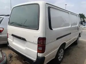 Toyota Grand HiAce 1999 White