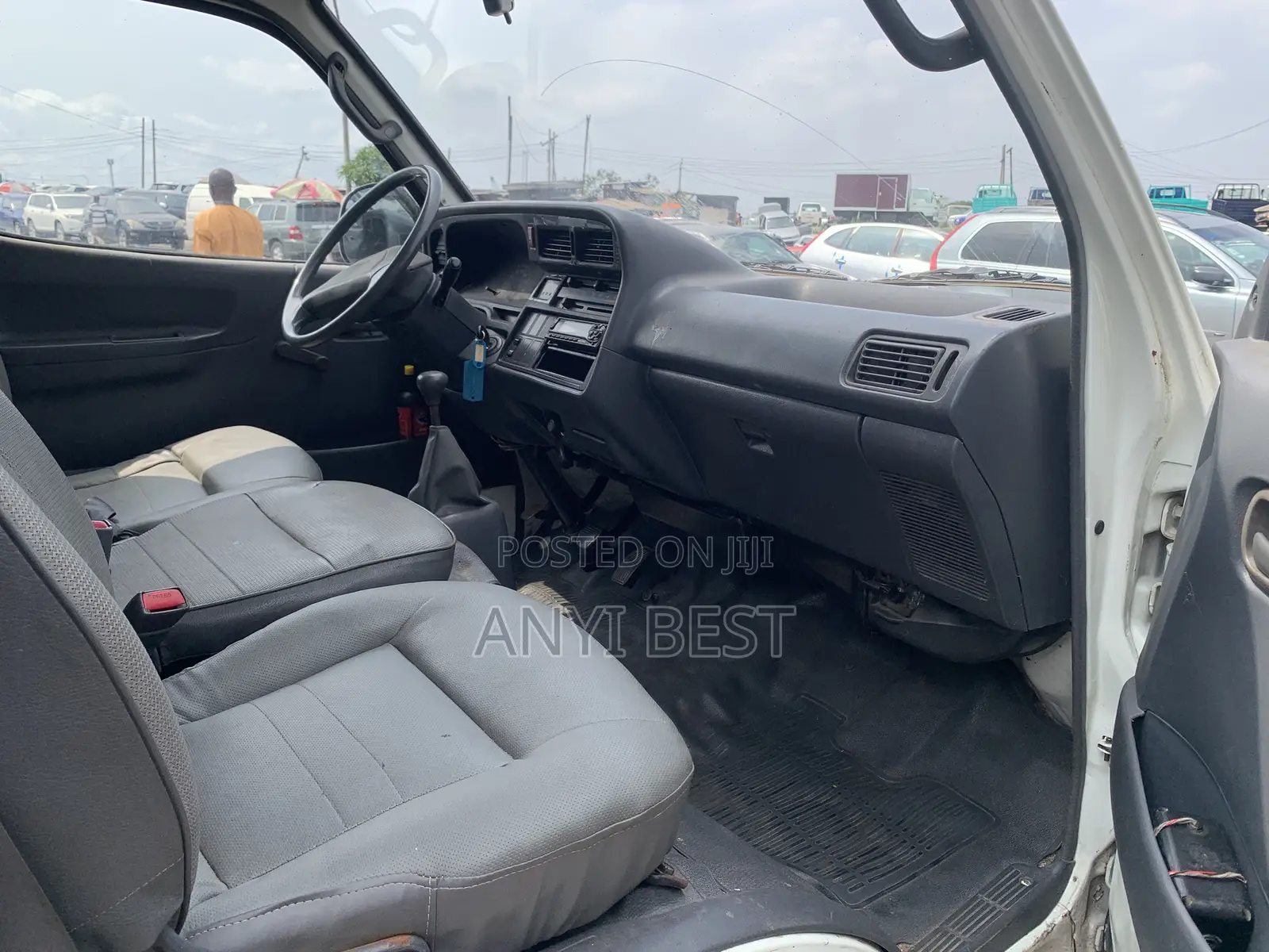 Toyota Grand HiAce 1999 White