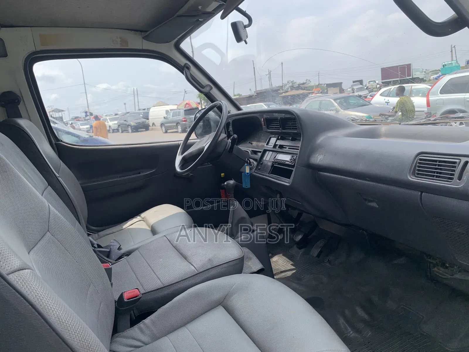 Toyota Grand HiAce 1999 White