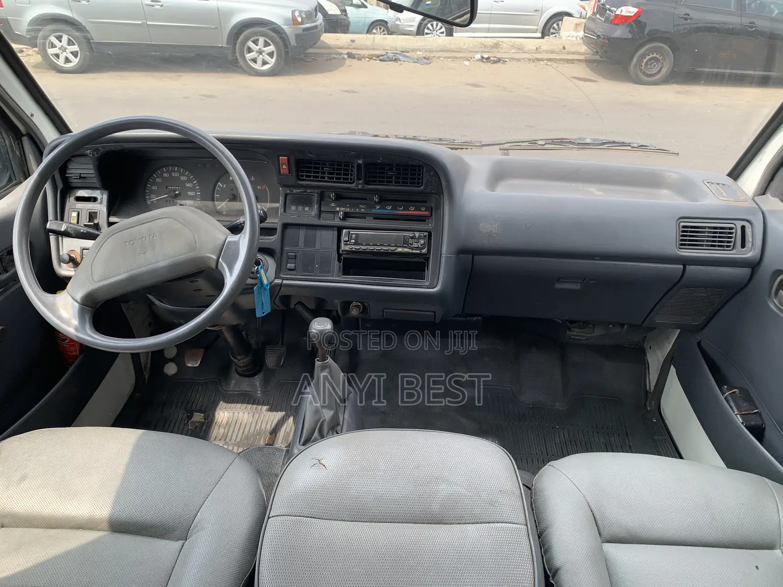 Toyota Grand HiAce 1999 White