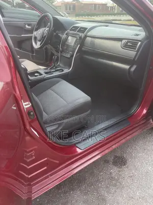 Toyota Camry LE 4dr Sedan (2.5L 4cyl 6A) 2015