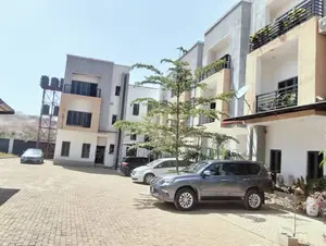 5bdrm Townhouse / Terrace in Guzape District for rent