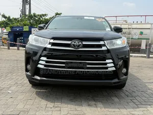 Toyota Highlander XLE 4x4 V6 (3.5L 6cyl 8A) 2017 Black
