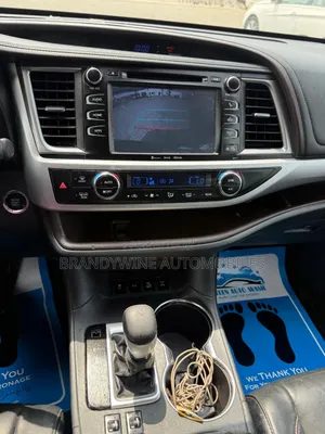 Toyota Highlander XLE 4x4 V6 (3.5L 6cyl 8A) 2017 Black
