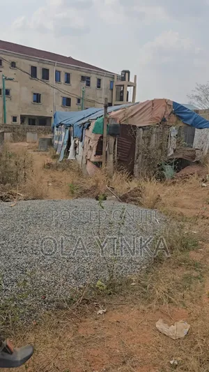 Half Plot of Land, Lukosi