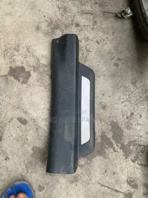 Lexus Rx 350 Floor Plastic the Front and Back Plastic Right Side 015