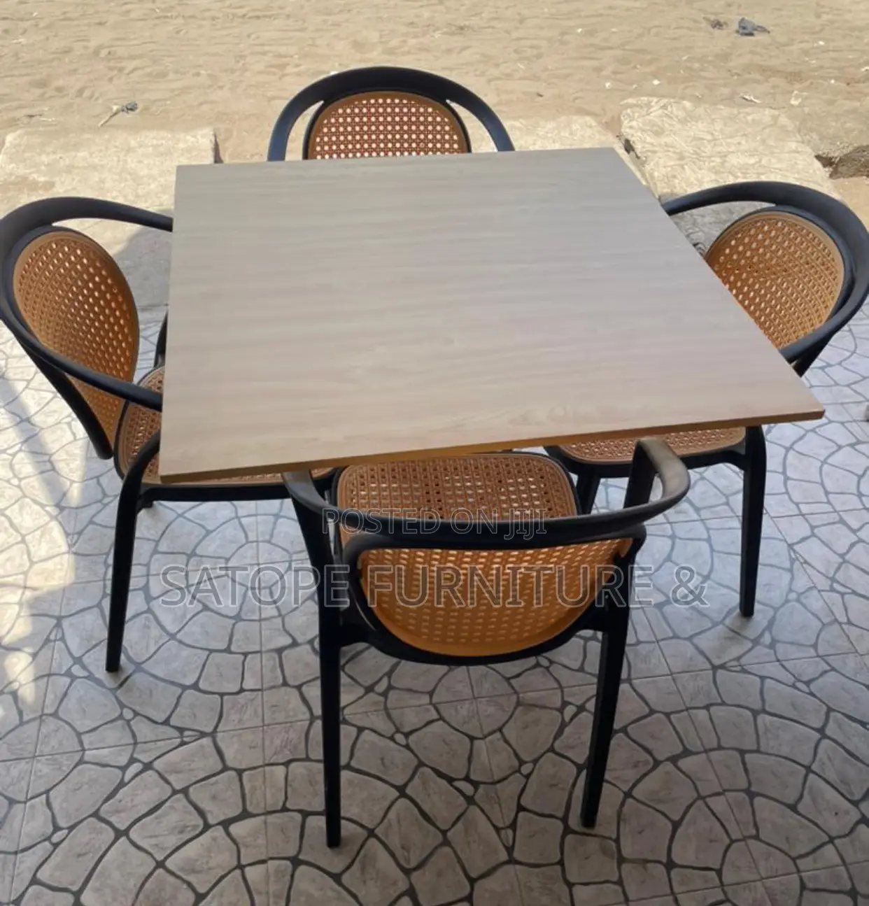 High Quality Restaurant Table and Chair