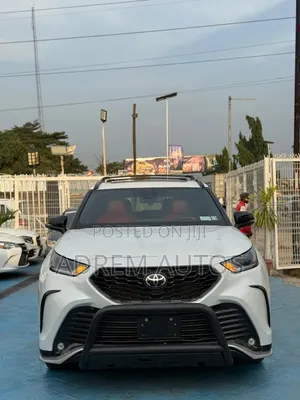 Toyota Highlander XSE AWD 2023 White
