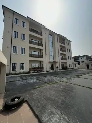 3bdrm Apartment in Lekki Phase 1 for rent