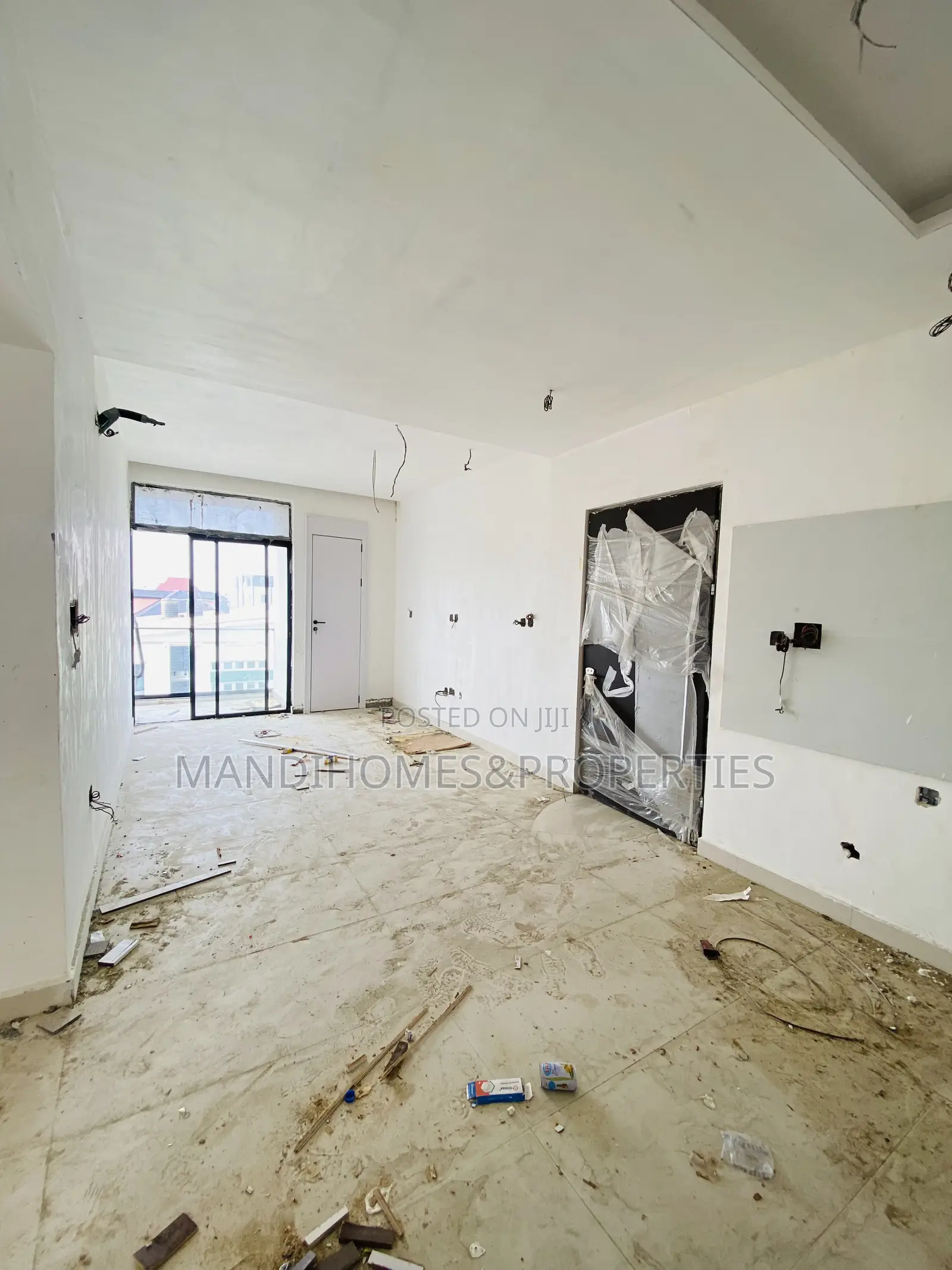 Units Spacious 2 Bedroom Apartment
