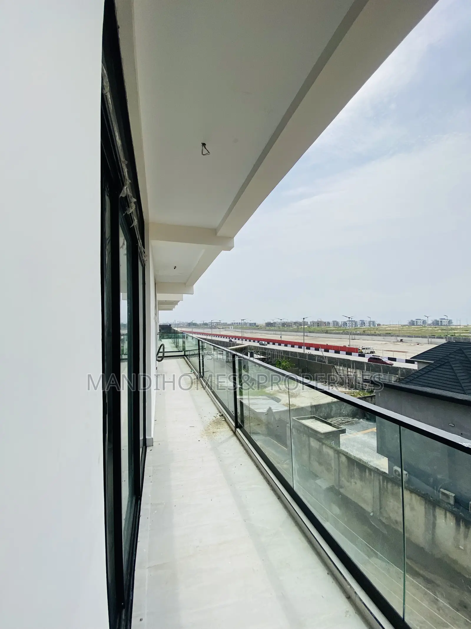 Units Spacious 2 Bedroom Apartment