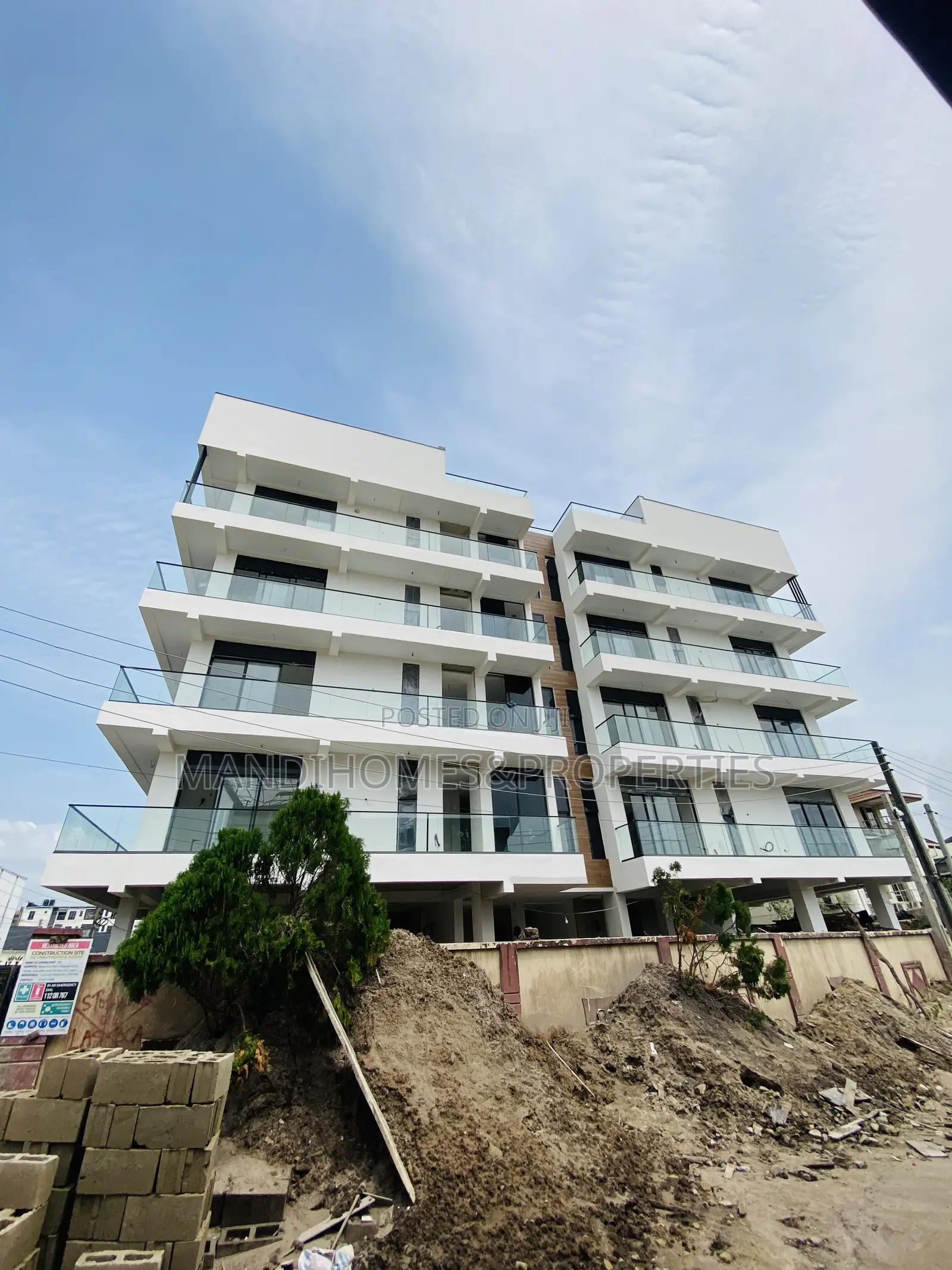 Units Spacious 2 Bedroom Apartment
