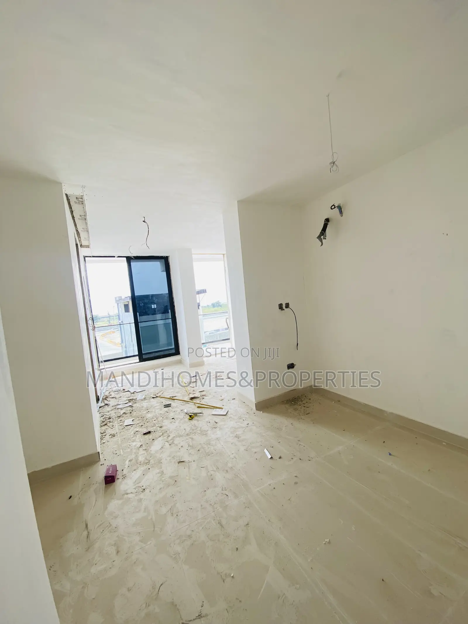 Units Spacious 2 Bedroom Apartment