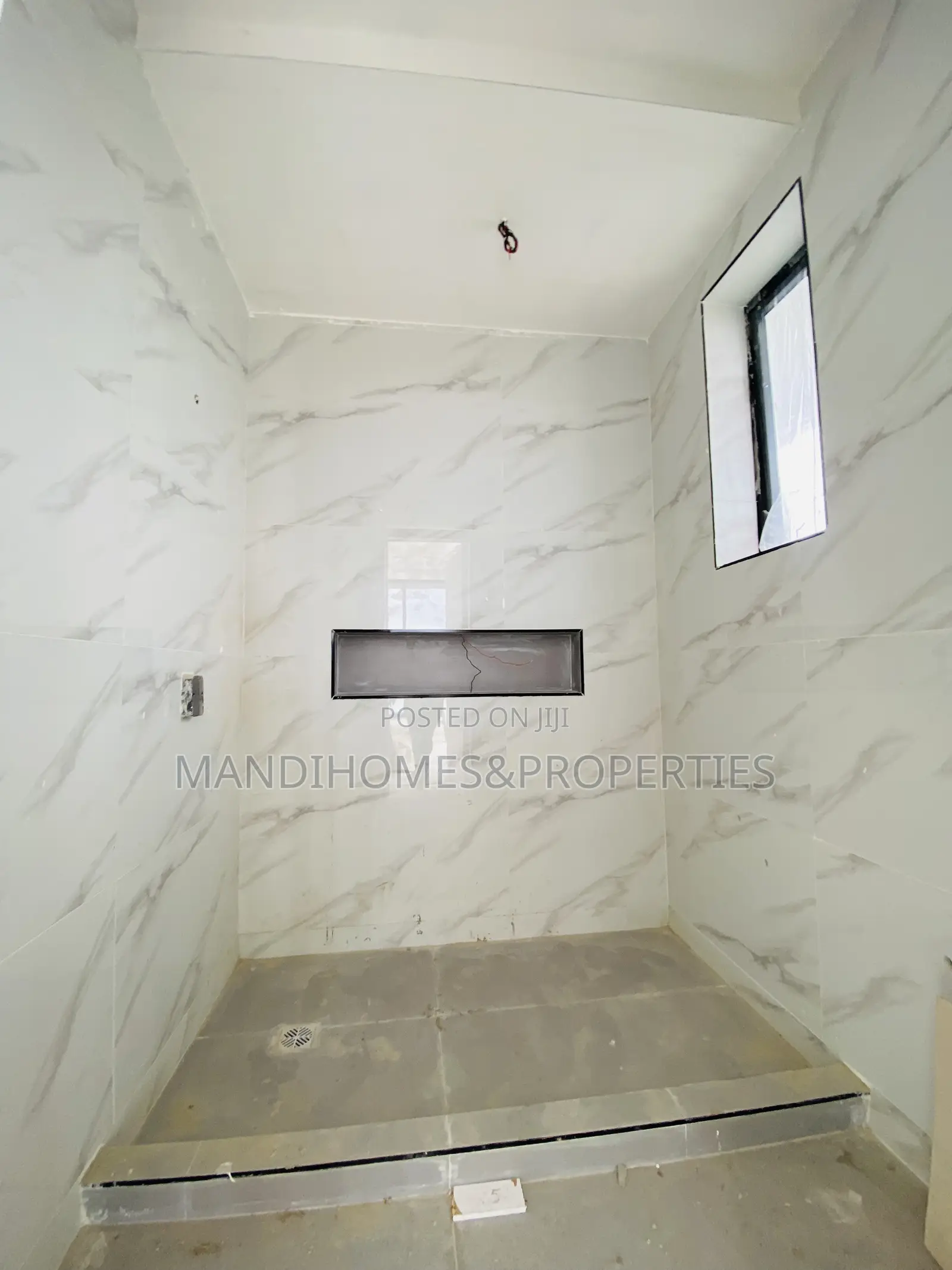 Units Spacious 2 Bedroom Apartment