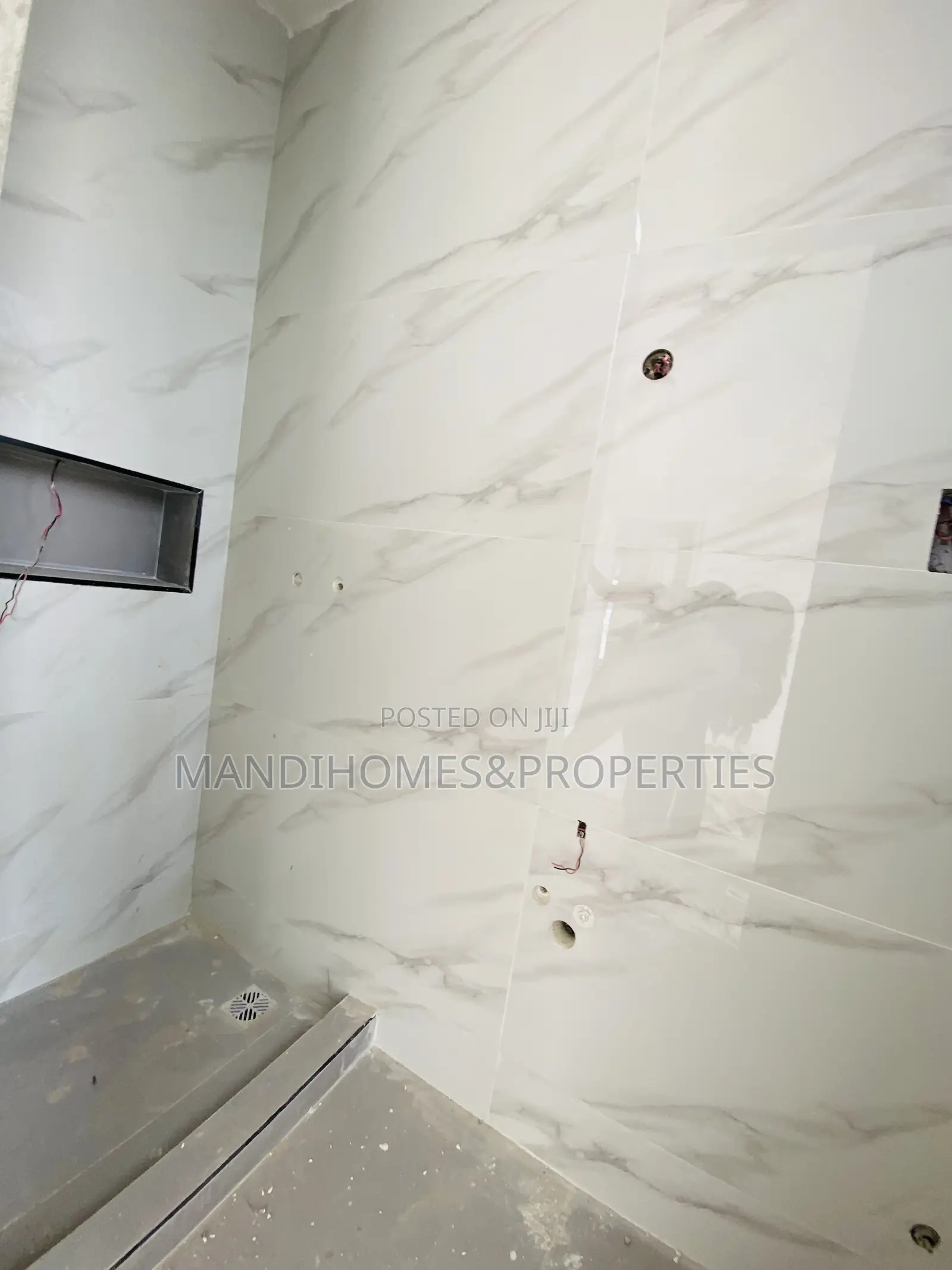 Units Spacious 2 Bedroom Apartment