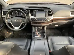 Toyota Highlander Limited Platinum V6 4x4 (3.5L 6cyl 6A) 2016 Burgundy