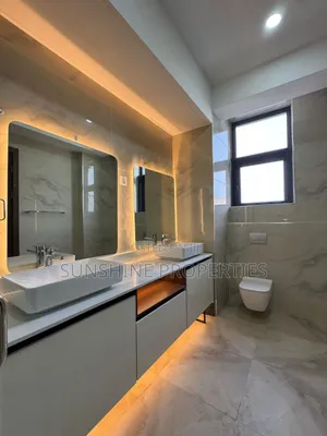 3bdrm Apartment in Lekki Phase 1 for sale