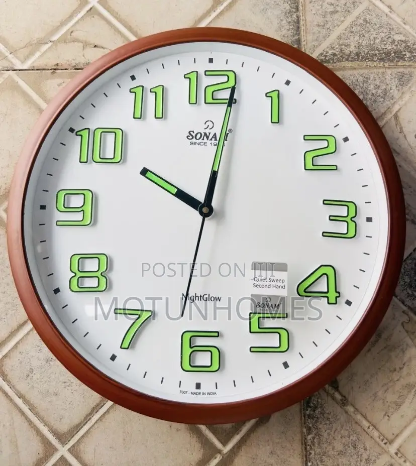 Classy Unique Glow Dark Wallclock