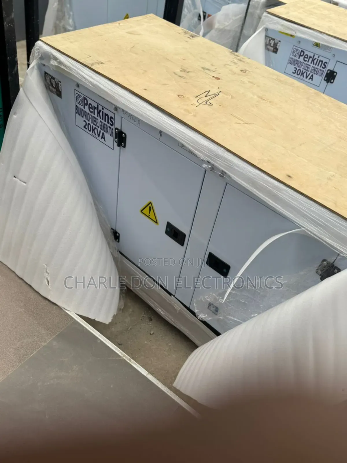 Perkins Diesel Soundproof Generator 20kva