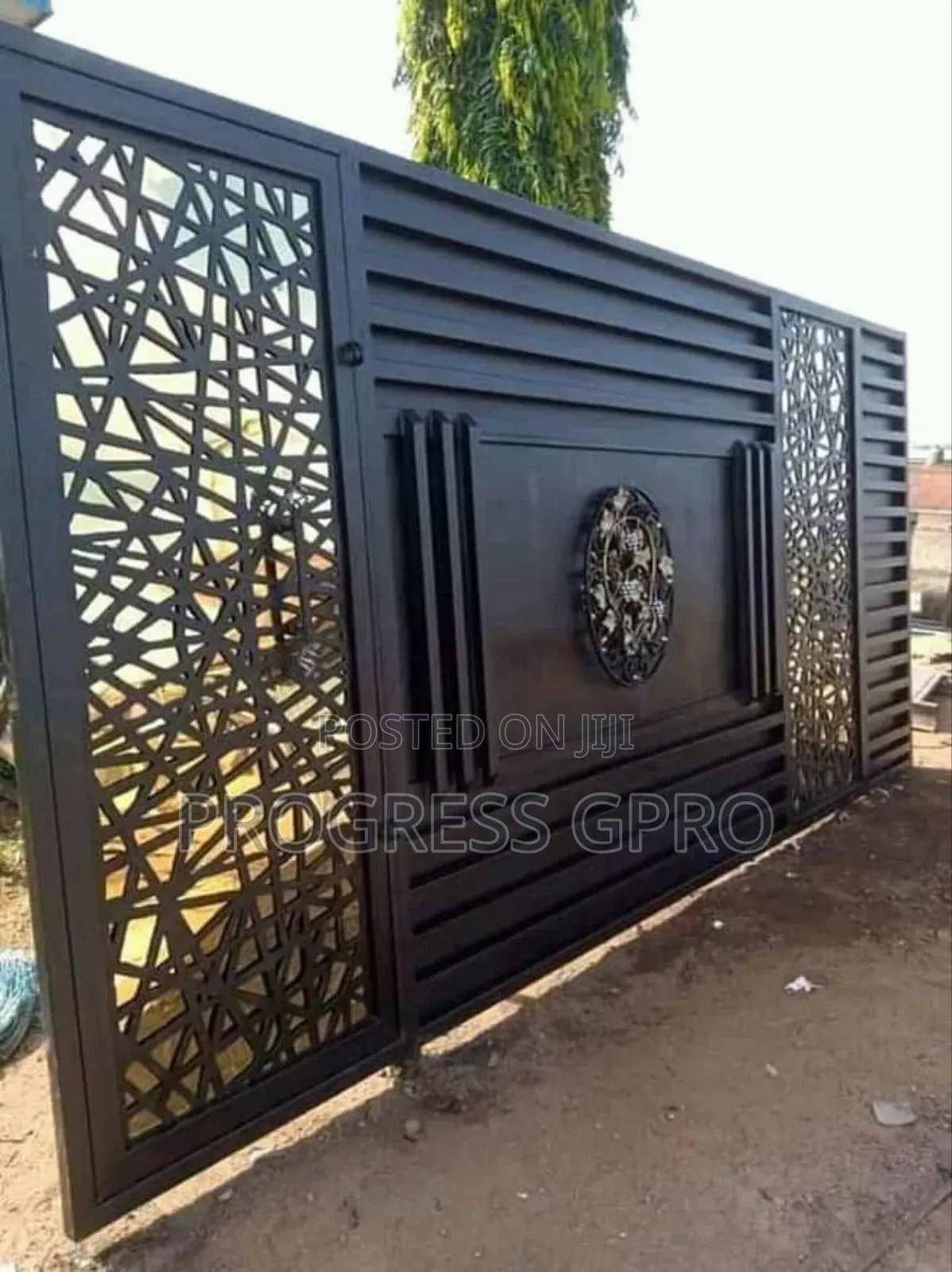 Designer Gate With Quality Materials
