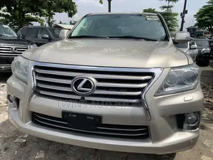 Lexus LX 570 AWD 2015 Gold