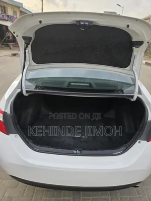 Toyota Corolla LE Eco Plus 4dr Sedan (1.8L 4cyl CVT) 2015 White