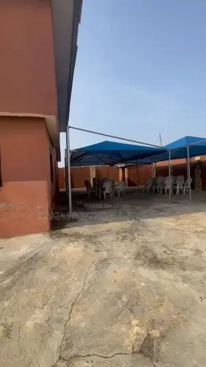 8bdrm Block of Flats in Onilu Estate, Moniya for sale