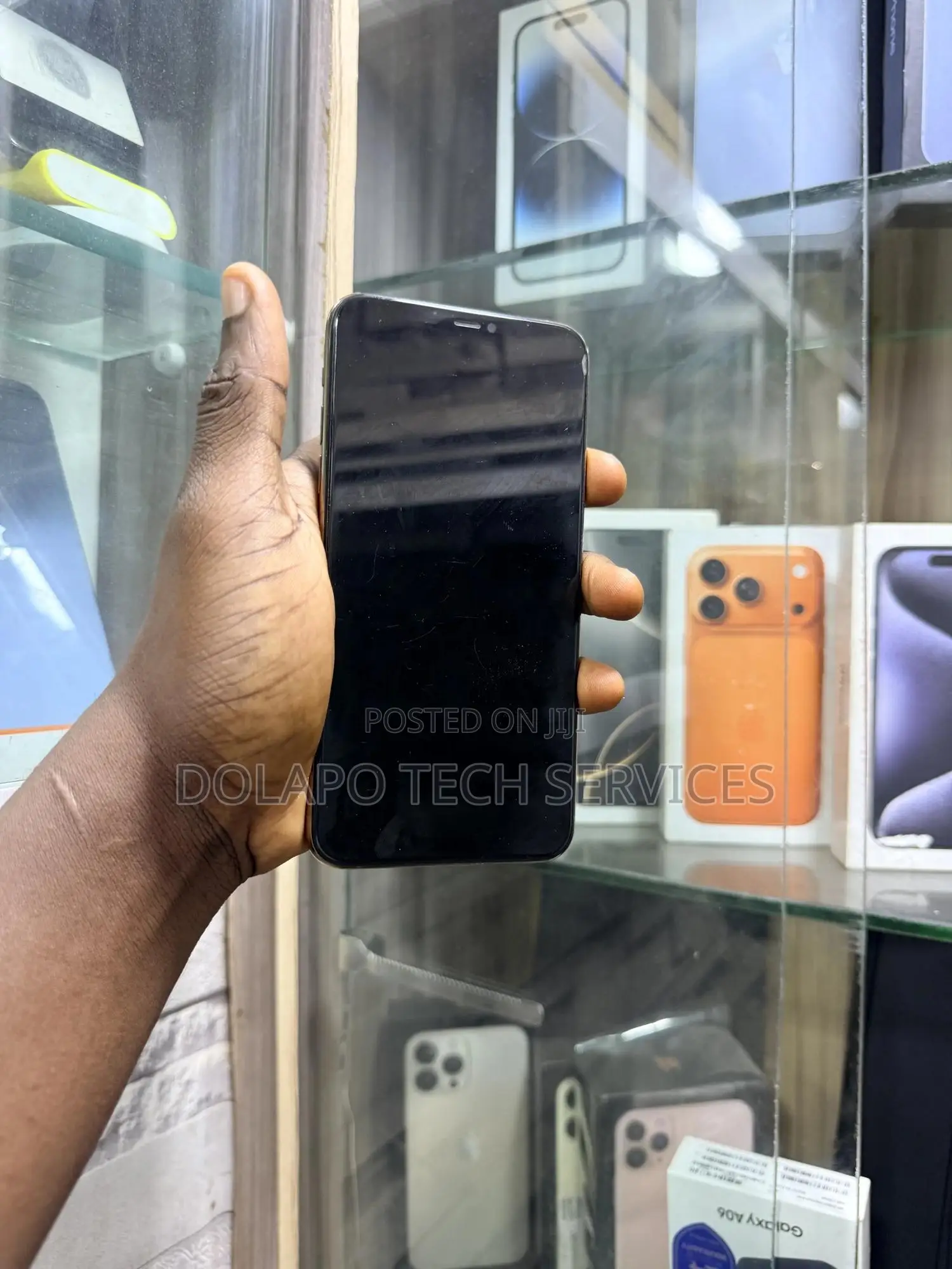 Apple iPhone 11 Pro Max 64 GB Gold