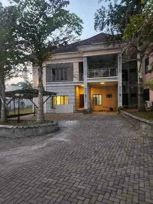 5bdrm Duplex in Apo Legislative for rent