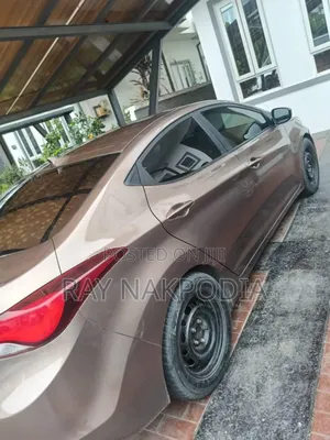 Hyundai Elantra GLS Sedan FWD (1.8L 4cyl 6M) 2013 Silver