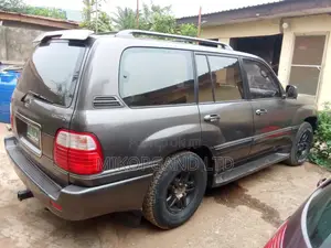 Lexus LX 470 AWD 2001 Green