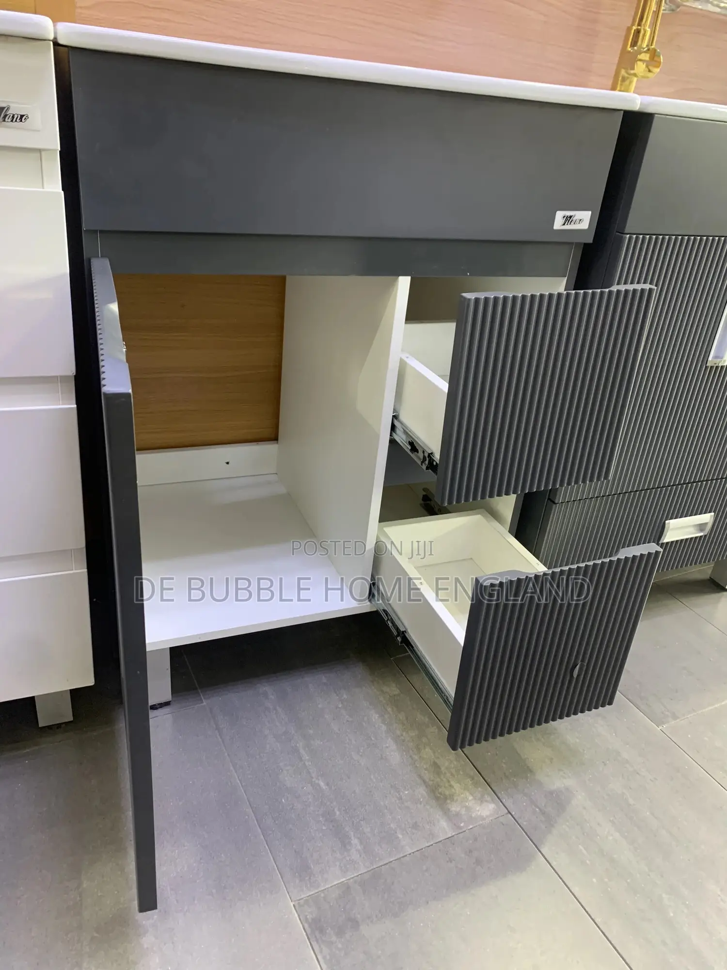 Executive Cabinet Basin Line Gery