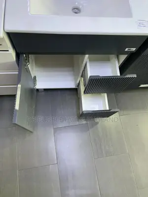 Executive Cabinet Basin Line Gery