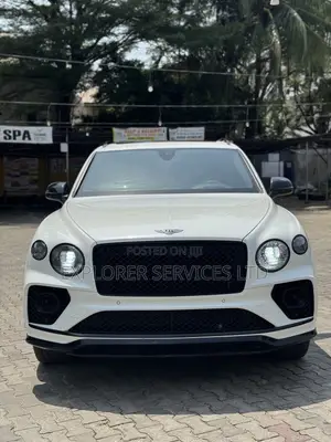 Bentley Bentayga 2022 White