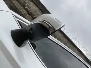 Toyota Camry XLE V6 (3.5L V6 8A) 2019 White