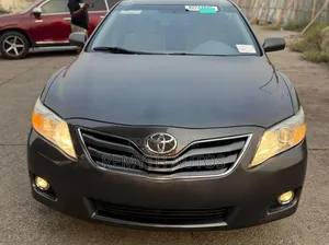 Toyota Camry LE 4dr Sedan (2.5L 4cyl 6AM) 2010 Gray