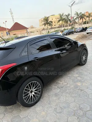 Hyundai Elantra Limited 4dr Sedan (1.8L 4cyl 6A) 2014 Black