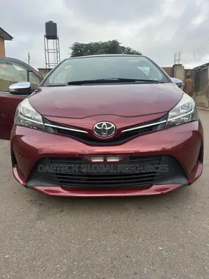 Toyota Yaris 2015 Maroon