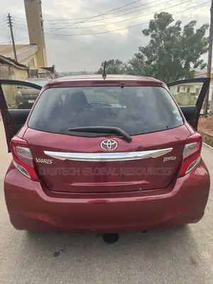 Toyota Yaris 2015 Maroon