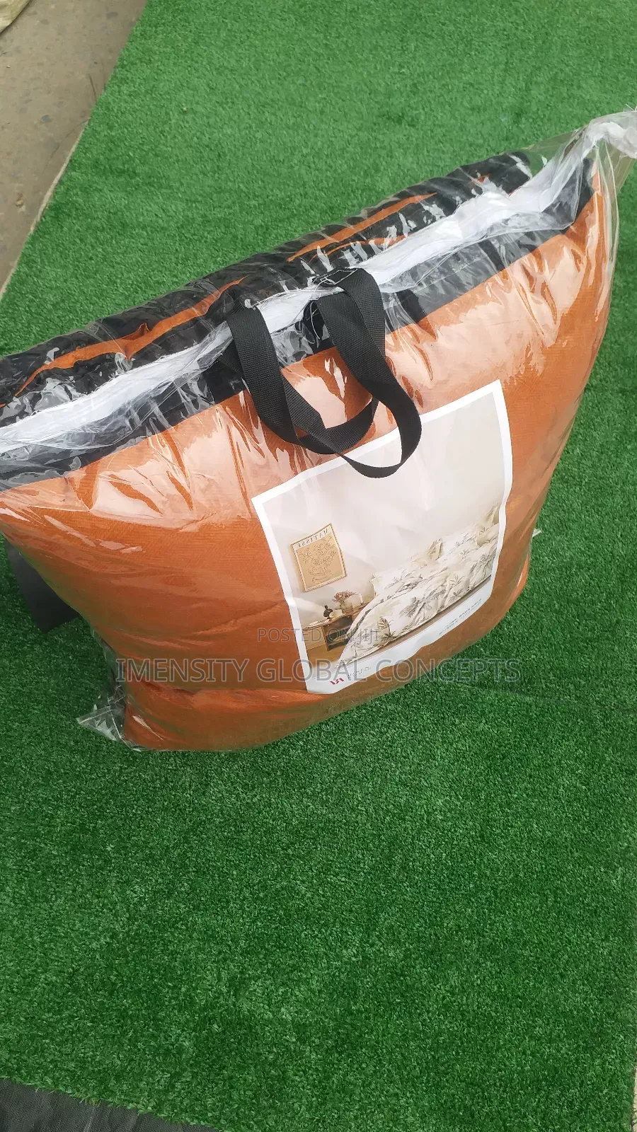 Durable Bedsheets and Duve With Four Pillows
