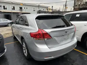 Toyota Venza AWD 2010 Silver
