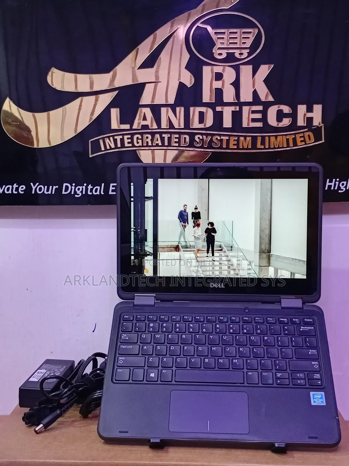 Laptop Dell Latitude 3390 8GB Intel Pentium SSD 256GB