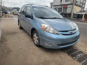 Toyota Sienna LE 4WD 2007 Blue