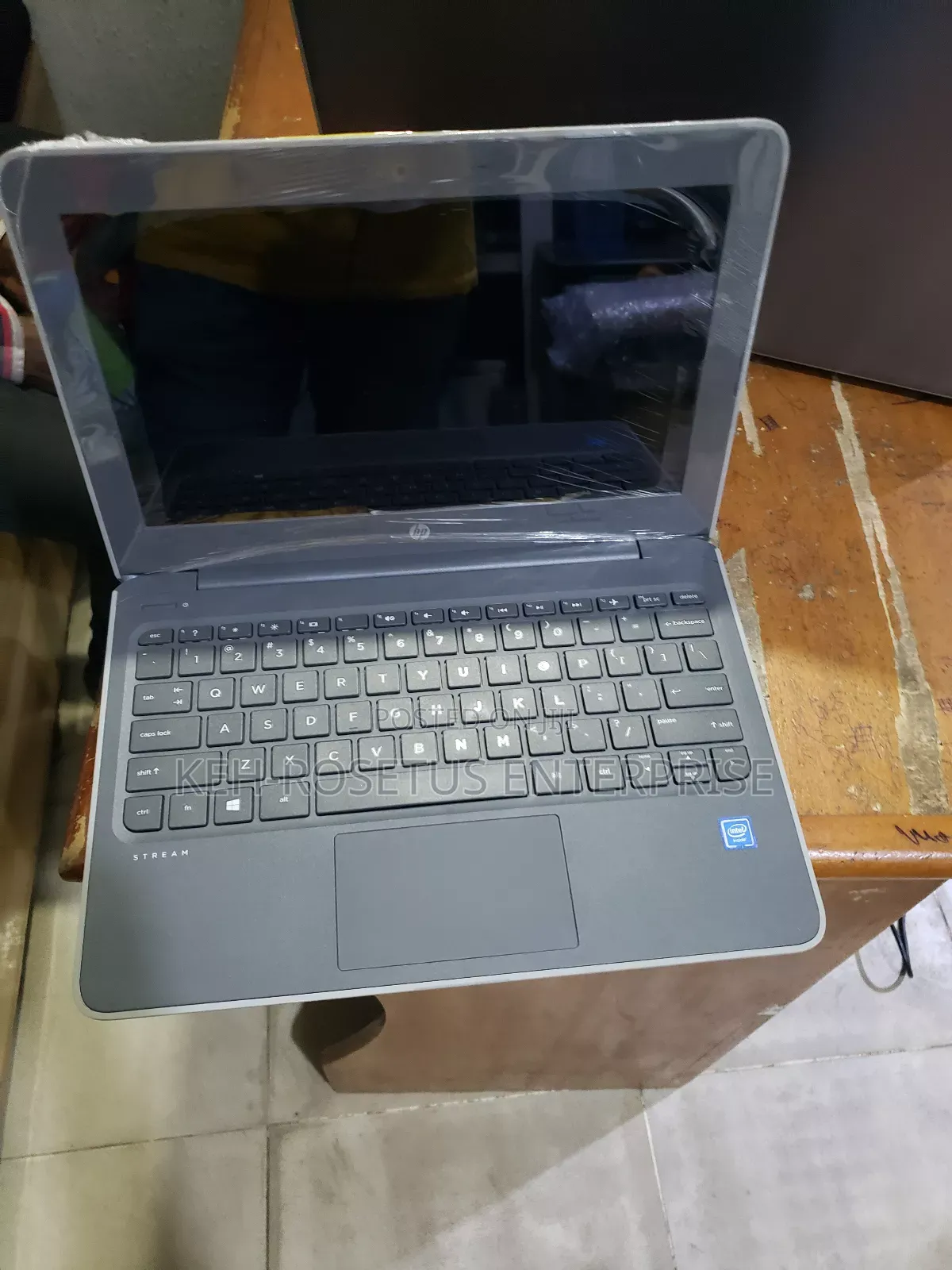 Laptop HP Stream 11-Ah110hr 4GB Intel Celeron SSD 128GB