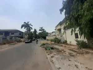 3bdrm Block of Flats in Wuse 2 for rent